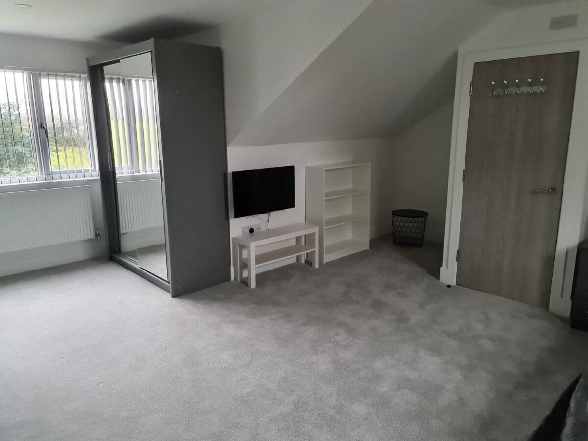 Sav 5 Bed Luxury Detached House In Leicester Humberstone Room photo