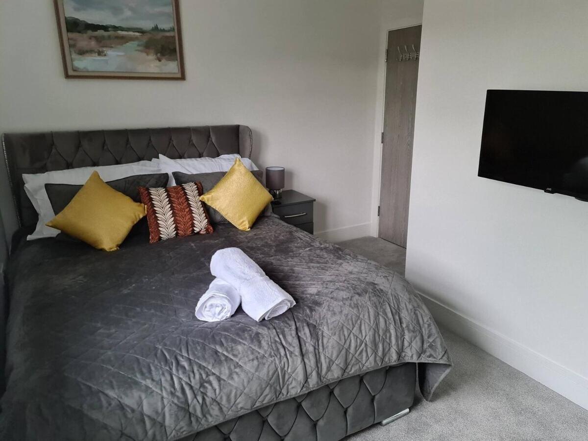 Sav 5 Bed Luxury Detached House In Leicester Humberstone Room photo